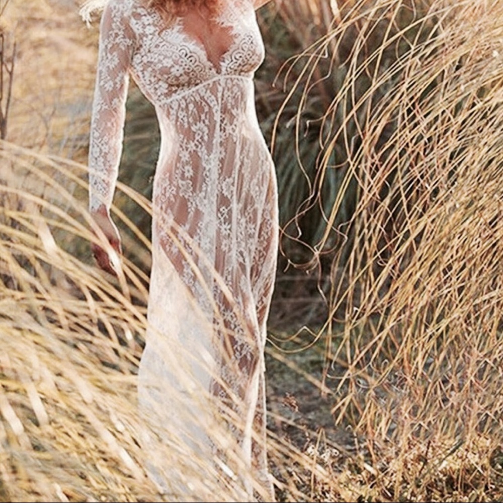 White lace long sleeve gown